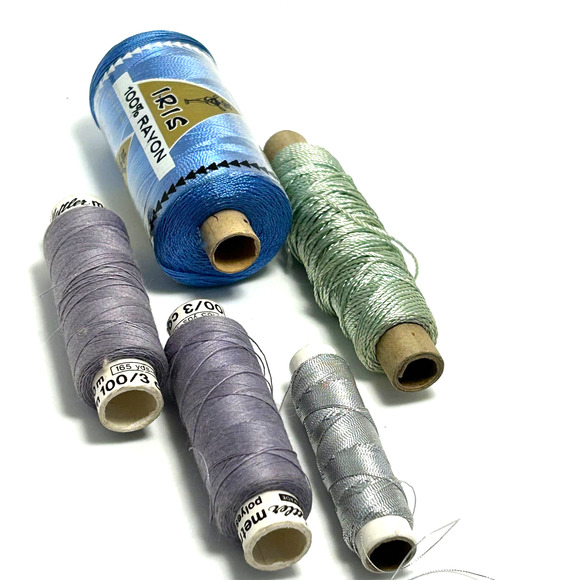 Vintage Thread On Wooden Spools Lot of 32 - Picture 10 of 12